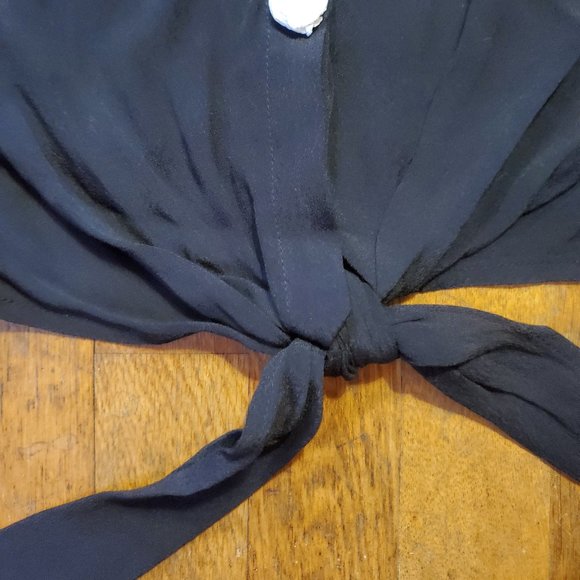 H&M Tie-Front V-Neck Blouse - 10 - NWT! - Picture 4 of 6